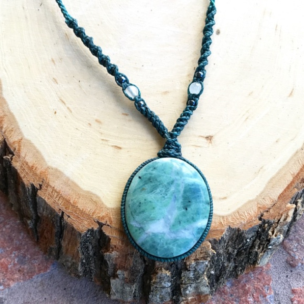 Sold macrame boho agate gemstone necklace - Picture 6 of 8